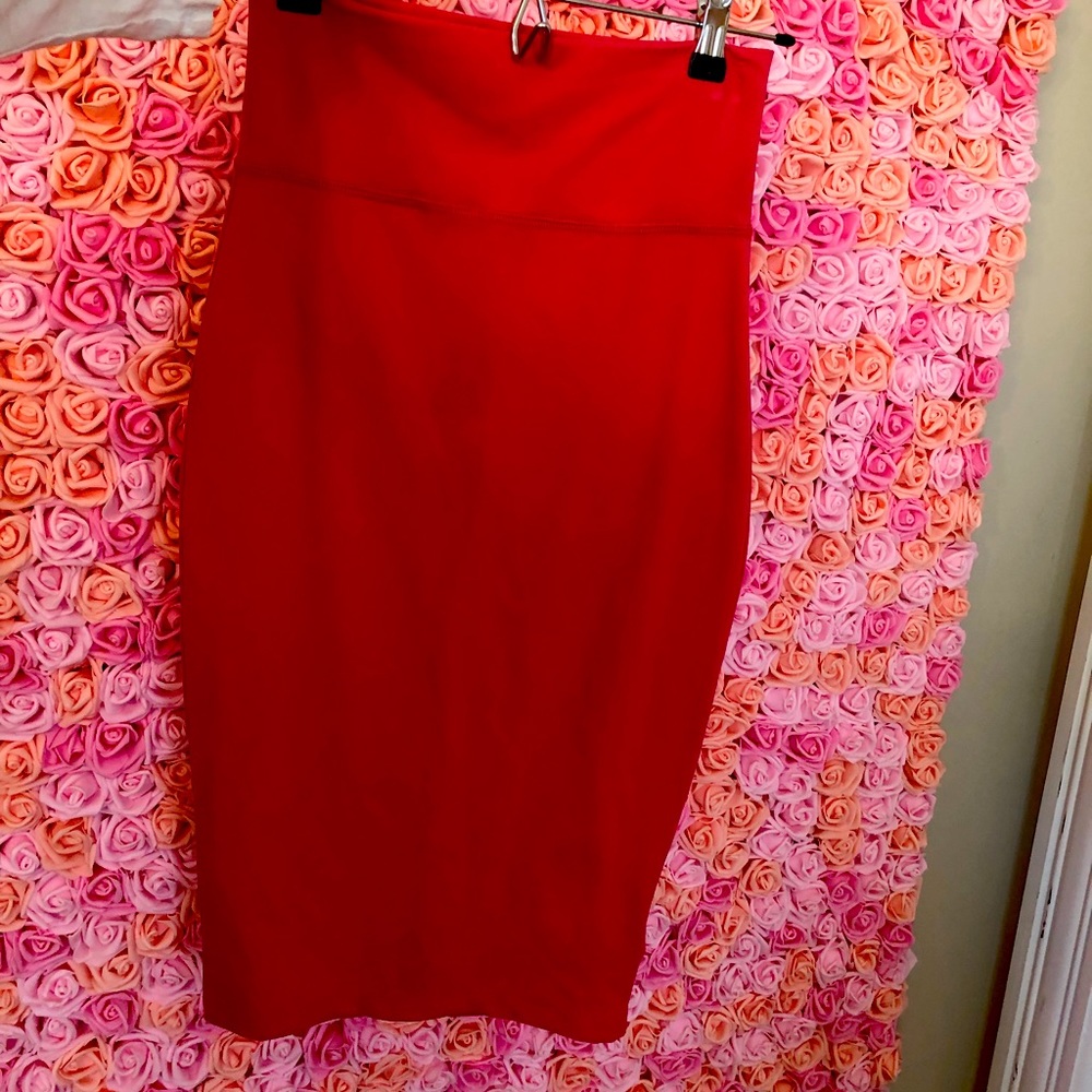 High waisted pink skirt